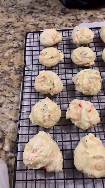 Funfetti cake mix cookies in 15 minutes