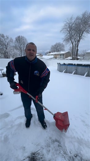 Viral Home Product Finds on Instagram: "Stop breaking your back shoveling snow! 😩 This blower clears your yard in minutes #snowblower #cordless #electricshovel #snowremoval #snow #winter #driveway #yard #homefinds #productfinds #explore #reels"