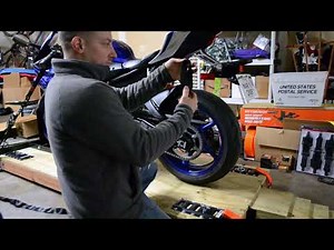 How to Strap Down a Motorcycle