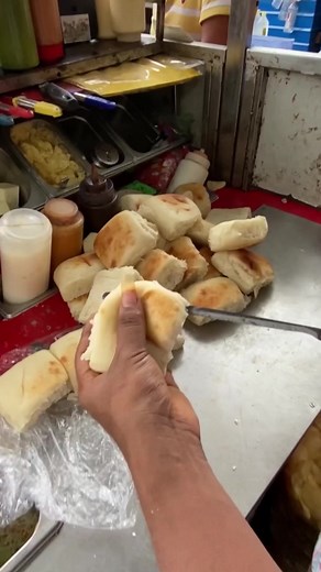 165K views · 551 reactions | Bulk making of Cheese Grilled Vada Pav in Mumbai | Yum Yum India | Facebook