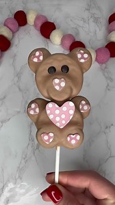 Valentines Teddy Bear Oreos Tutorial #valentinesday2023 #oreopops #ValentinesCookies #chocolatecoveredoreos #valentinesdaygiftideas #valentinesdaytreats | Dipped Tampa