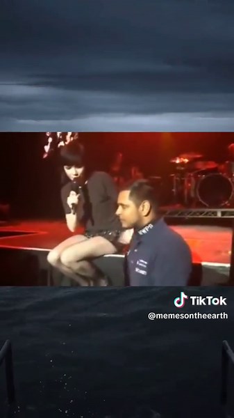 #memesontheearth #trending #viral #foryoupage #fyp #meme #funny #tiktok