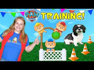 Assistant Works with Wiggles to help he Paw Patrol Junior Patrollers - Videos For Kids