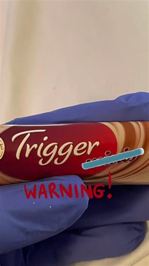 katha on Instagram: "Hab Mr. Hankey gefunden😂Einfach so lag er da. Wie er wohl dahin gekommen ist?!🤔 #nurse #nurselife #notaufnahme #emergencyroom #er"