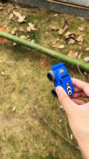 Wall climbing tiny remote control car 😱🚘 #shorts #rccars .