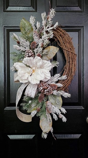 456 reactions · 32 shares | Soft, snowy, and totally timeless. The magnolia wreath you’ll use every year. ✨ ✨ ✨ #Snowy #magnolia #wreath #winterwreath #winterdecor #diycrafts #wreathmaking #crafting #howto #tutorial #diyhomedecor | The Wreath Shop | Facebook