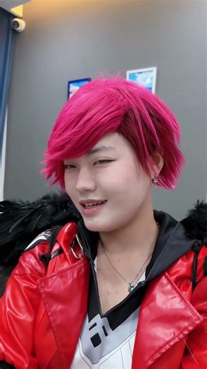 The biased clown 🤡 #angel #cosplay #kpop