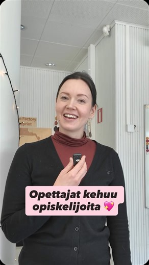 HAMK Sosiaali- ja terveysala on Instagram: "Ystävänpäiväviikon kunniaksi levitetään vähän hyvää mieltä 🩷 Pyysimme opettajia kertomaan kivoja asioita opiskelijoistamme, ja heiltähän tuli näin vuolaita kehuja. Laske, kuinka monta kertaa videolla sanotaan ”ihana” 🤭 In honor of Valentine’s Day week, let’s spread a little joy 🩷 We asked our teachers to share nice things about our students. #ystävänpäivä #hamksote #hamk"