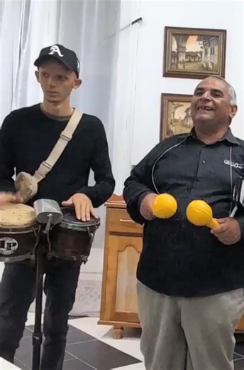 Cuban Music and Song in the Restaurant 10 #musical #cubanos