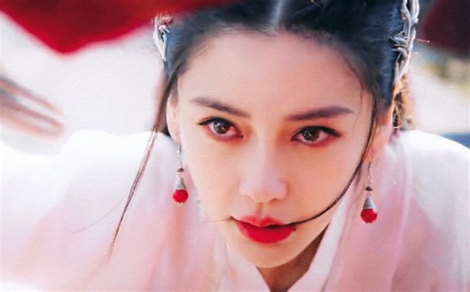 第一次见到打不过别人就发疯黑化，创飞所有人的女主