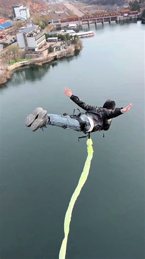 Jingniang Lake's Spring Bungee: Don't Miss Out