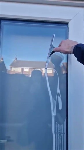 Pro Window Wiping Tips & clean Home #GlassCleaning#WindowCleaning#CleaningHacks#CleaningTips