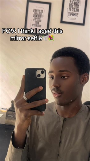Mirror Selfie Tips: How to Ace Your Mirror Selfie