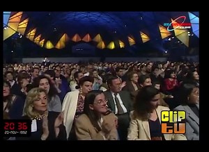 Ogni sera prima di addormentarmi ascolto una canzone. Credo che questa sia una delle più bella mai scritte e mai cantate. Il titolo è Cu' mme.Successivamente fu inciso l' album L'italia è bbella e fu inserita anche questa canzone. Proprio così bella che dovremmo fermarci. Riflettere. Per non distruggerla. | Domenico Panetta