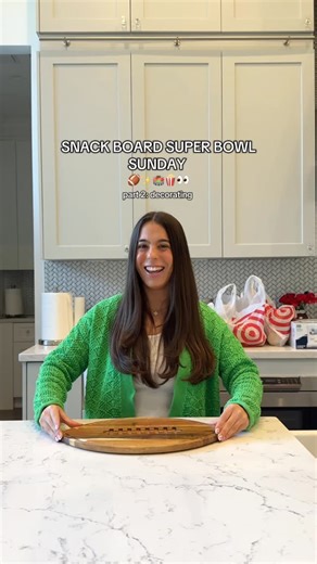 Julia Paige on Instagram: "SUPER BOWL DECOR IS DONE!! 🤯👀🏟️✨🏈 THE BANNER!! 🥹 What do you think?!👇🏻 @custom_made_by_camille is the BEST if you ever need a banner (she ships!!) 🫶🏻 #superbowl #superbowlsunday #superbowlparty #hosting #decoratewithme football party theme diy hosting ideas super bowl"