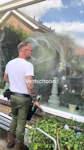 #glazenwasser #water #tiktokindia #foryoyupage #viralvideo #glasbewassing #zemen #tiktok #fypシ #dailyroutine #glasbewassing #aqua #windowcleaning #fypシ゚viral #tiktoker #summer #zomervibes 🇪🇸✅🧽🧽💦
