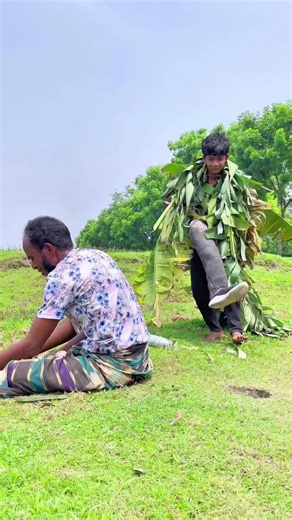 this video is make with effects its not a real video funny moments funny post funny jokes funny Pranks #fyp #Prank #100k #funny #tending funny awkward moment easy prank ideas at home mistaken identity prank video electric shock funny electric shock moment funny