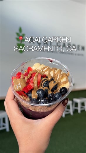 The Taste Duo on Instagram: "We used to think ‘being healthy’ meant cooking… now it just means sharing an acai bowl and eating a salad with lots of ranch 😂 We were pretty excited when @acaigardenofficial opens in Arden Town! We’re in the area almost every other weekend so it’s super convenient. We wouldn’t say it’s the best matcha but the Strawberry Dragon Fruit smoothie would be what we order again and again and again. You taste more dragon fruit than strawberry which is a plus. Here’s what we