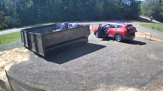 70K views · 82 reactions | We appreciate everyone who respects the rules of our completely voluntary Community Dumpster project! A small minority of people are solely focused on their own interests, disregarding others. If you know this person, please tag them. We would like to speak with them. | Community Dumpster Project | Facebook