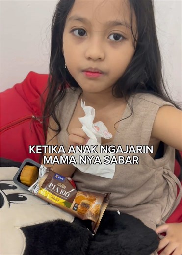 gen alpha masih bisa sabar sama wudhu yaa 🥰 #momlife #SnackitPIA100 #smartkids #internationalstudent #parenting