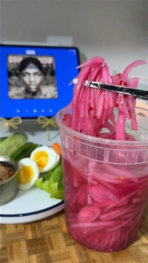 Quick + easy smoked salmon snack plate #smokedsalmon #shorts