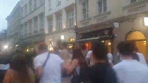 Jeden z najsławniejszych youtuberów świata odwiedził Kraków. Jego kanał ma 25 mln obserwujących, ale to się zmieniło właśnie w Krakowie... ▶️ https://krakow.naszemiasto.pl/youtuber-ishowspeed-w-krakowie-kilkutysieczny-tlum-oszalal/ar/c1-9747463 | Kraków naszemiasto.pl