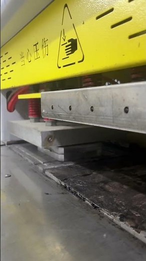 High-Speed Production of 3D Figure Keychains | Automatic Manufacturing Machine