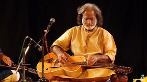 How to integrate Indian music techniques in your guitar playing