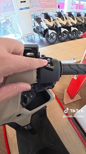 Smart Edition vs Standard: Honda Click 125 V4 Features