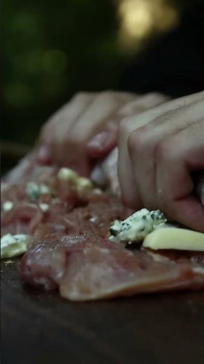 🇷🇸 SERBIAN CHEF'S PRIMITIVE STUFFED CHICKEN THIGH 🍗