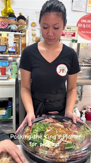 Spicy Joi Banh Mi x Lao Street Food 📪Location: 1687 Willow Pass Rd. Concord, CA. 94520 ☎️925-787-7508 (East Bay Area North California) Park & Shop/99 Ranch Plaza 30 minutes from SF & Napa (the wine country of the world) https://spicyjoibanhmi.com #laofood #soup#noodlesoup#laofoodmovement#spicyjoi