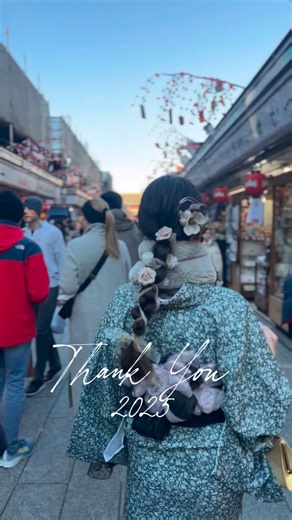 橘メアリー ⋆ ᴍᴀʀʏ ᴛᴀᴄʜɪʙᴀɴᴀ on Instagram: "2025年もありがとうございました♡ 今年は引退を発表し、改めて「感謝を伝える一年にしよう」と決めて、たくさん活動することができた1年でした。 どんな時も応援してくれて、会いに来てくれて、たくさん愛の言葉をかけてくれて本当にありがとうございました💕 皆さん一人ひとりの存在があったからこそ 笑顔でこの一年を締めくくることができました😍 来年の5月の作品をもって女優業は引退しますが 最後まで走り切りますのでどうぞよろしくお願いいたします✨ そして新たなステージに向けて、また一歩ずつ頑張っていきます。これからも自分らしく進んでいくのでそばにいてもらえたら嬉しいです。 どうか皆さん良いお年をお迎えください🩵 Thank you so much for 2025 ♡ This year, I announced my retirement, and decided to make 2025 a year dedicated to expressing my gratitud