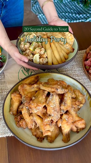 ✨Here’s your 20-second guide to holiday hosting✨ Order your favorite Potluck & Pa‘ina platters, make dessert a breeze with our Take & Bake Kits, grab Maika‘i wine for the perfect toast, and shop local gifts for everyone on your list. 🎁🎄 To learn more about our holiday offerings, click the link in our bio or visit Foodland.com. #CelebrateTheHolidaysLocalStyle #FoodlandHI #PotluckandPaina #Catering #Holidays #HawaiiFoodies #HawaiiEats #FoodFamilyFriendsAloha | Foodland - Hawaii