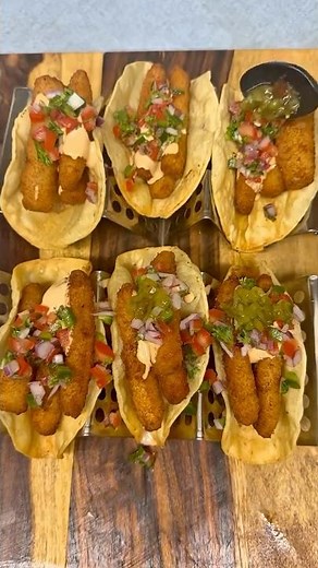 This Crispy fish sticks homemade tacos with pico and sriracha mayo sauce and sweet relish is a wow