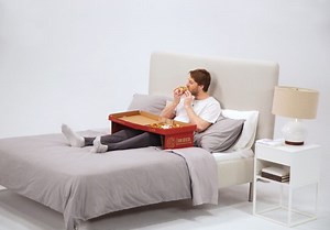 Pizza Box That Transforms Into A Table So You Can Eat Pizza In Bed Is One Of Humanity's Greatest Triumphs