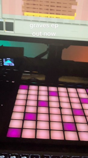 Purity Ring Ideas for 'Nthngsfine' Graves EP