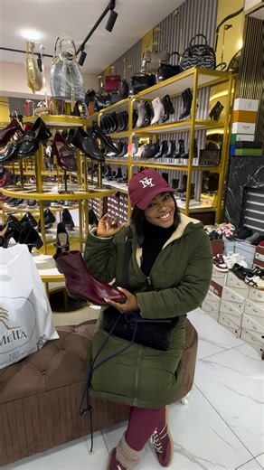 Обувь из натуральный кожи on Instagram: "АФРИКАДАН ХАМ КУЗАТУВЧИЛАРИМИЗ БОР ❤️СИЗ УЙДА УТИРИБСИЗ ХАТТА АФРИКА MELLA НИ ТАЛАГАНДА ТЕЗ КЕЛИНГ КУТАМИЗ😍Ассалому алайкум ва Mella’га хуш келибсиз😊 Бизда мелла брендига тегишли сифатли, ҳалол теридан тайёрланган кожа оёқ кийимлар, сумкалар ва кийимлар сотилади 💳 Тўлов турлари: — Нақд — Ҳалол насия(Узум Насия, Алиф, ИМАНъдан 3 ойлик фоизсиз бўлиб тўлаш) — Карта орқали ЕТКАЗИБ БEРИШ БEПУЛ!!! 📍 Филиалларимиз: — Ғунча: Гунча Бируний-1.2 (Тинчлик метро)