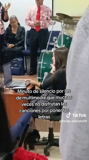 Minuto de Silencio en Alabanza a Dios