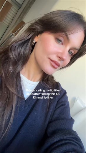 So has everyone just been gatekeeping this @rimmellondon lip liner, orrrrr am I just really late to the party? Need to get my hands on every single shade on my next trip to @Chemist Warehouse Official paired with @NARS Cosmetics Afterglow lip balm in Laguna @MECCA #makeupreview #rimmellipliner #makeupdrugstore #chemistwarehouse #rimmelcappuccino #rimmelbrowniepie #nars #narslipstick #lipcombo