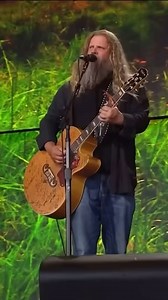 @jameyjohnsonofficial performing “In Color” at Farm Aid 🎥: Farm Aid // YouTube #JameyJohnson #CountryMusic | The Country Wire