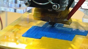 VIA shows off VE-900 Mini-ITX powered MakerBot 3D printer - we print the "TT" logo