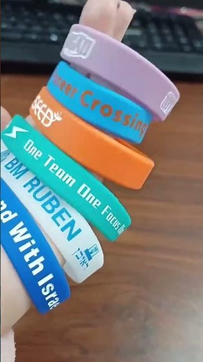 Custom silicone wristbands with logo is a great way to help with brand awareness.