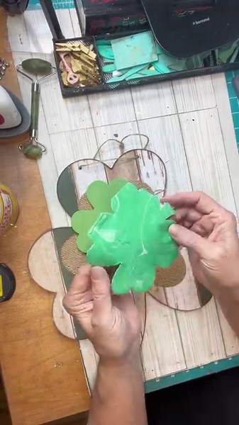 Let’s remake this shamrock sign from The Dollar Tree https://chalkcouture.com/Billie/specials | Made Bayou