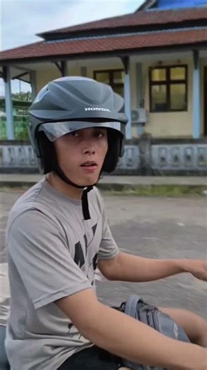 "MINI VLOG ENGLISH ASSIGNMENT" ADRIANUS FRANSISKUS FANE CLASS XII IKM 1