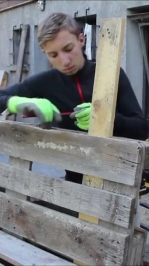 Fabrication d’un canapé en palettes ✅
