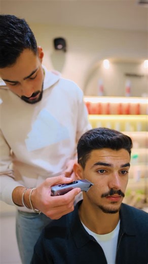 WAJ | Bookings Management System on Instagram‎: "لازم الموظف يعرف جدوله، مع وَج بفضى لشغله #salonowner #جمال"‎