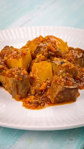 SLOW COOKER STEW AND POTATOES