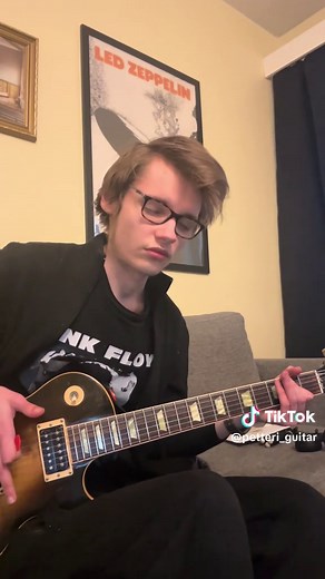 Mastering Guitar Skills: Playing Eruption with Confidence