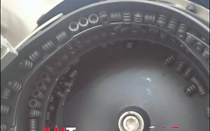 预灌装塑料注射器灌装加塞机 Auto Plastic syring vacuum filling Corking machine SQ12805-103