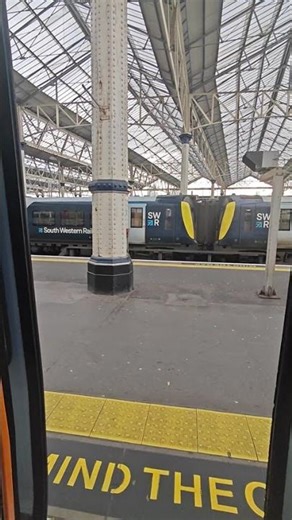 Class 159 doors open and close #uk #train #swlondon #uktrain #class159 #swr #trainspotting #london